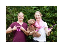 Zwei Lehrerinnen und ein Teddybär
