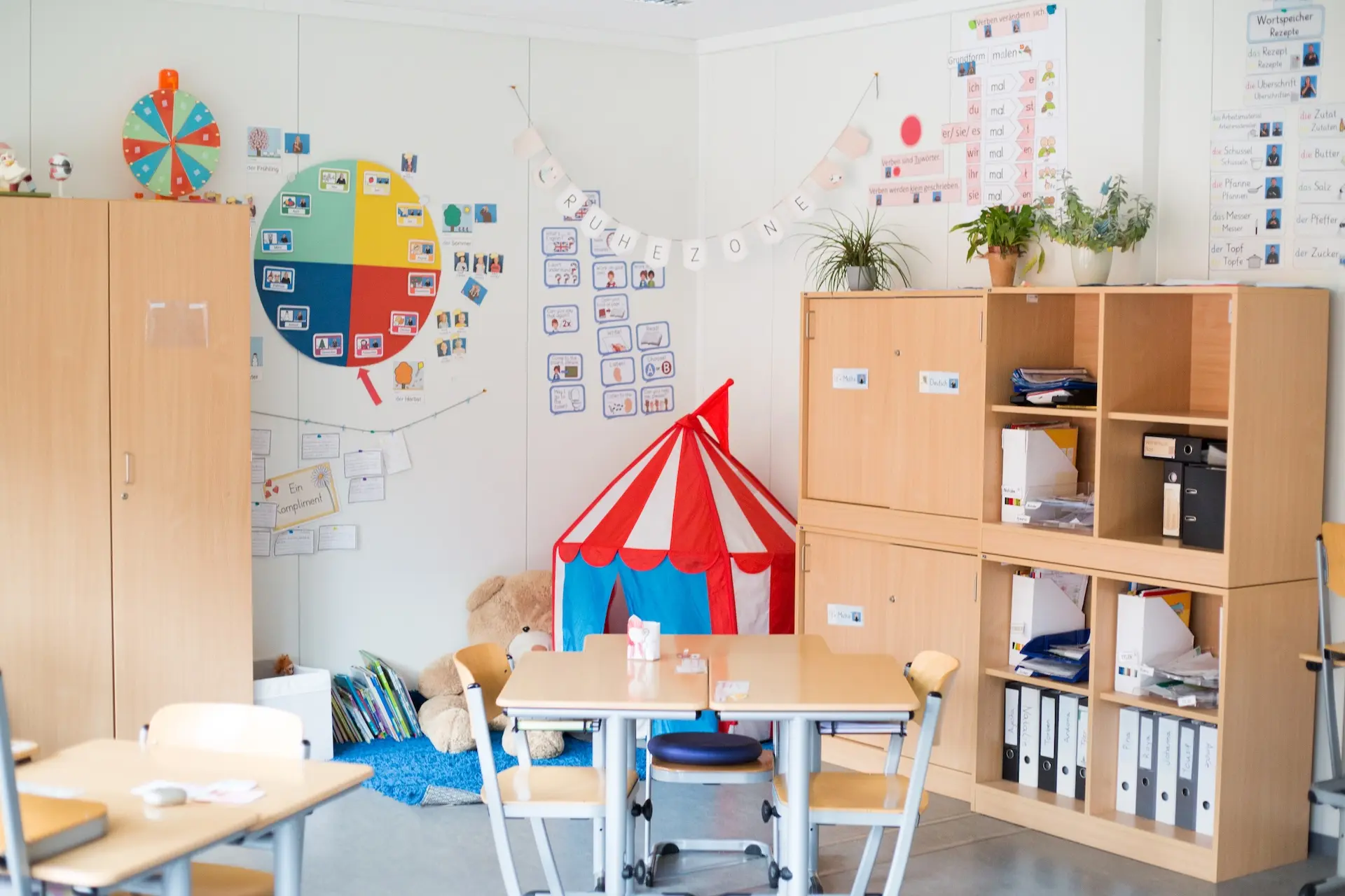 Klassenraum der Primarstufe im Container