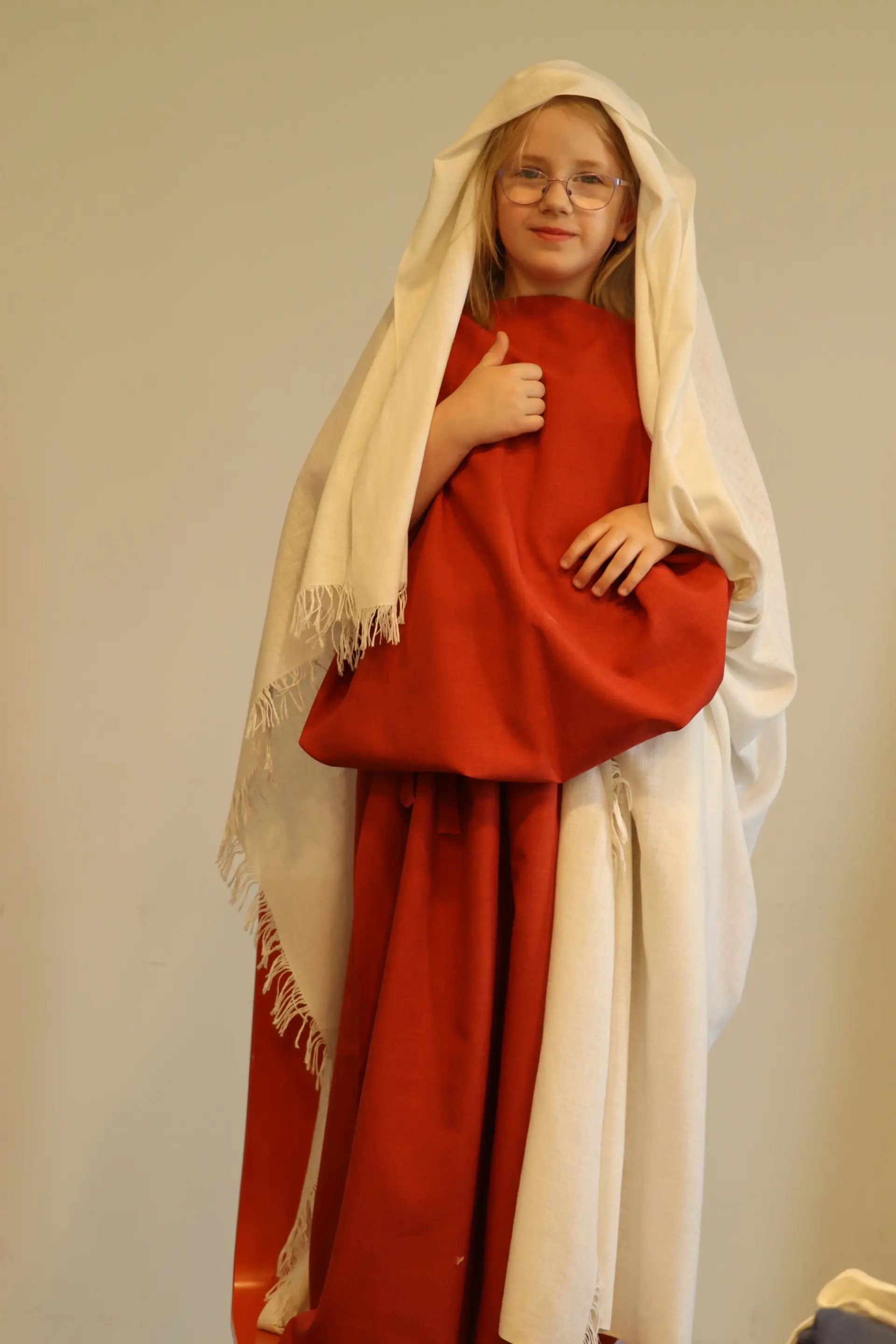 Schulfahrt: Kind verkleidet als Römerin