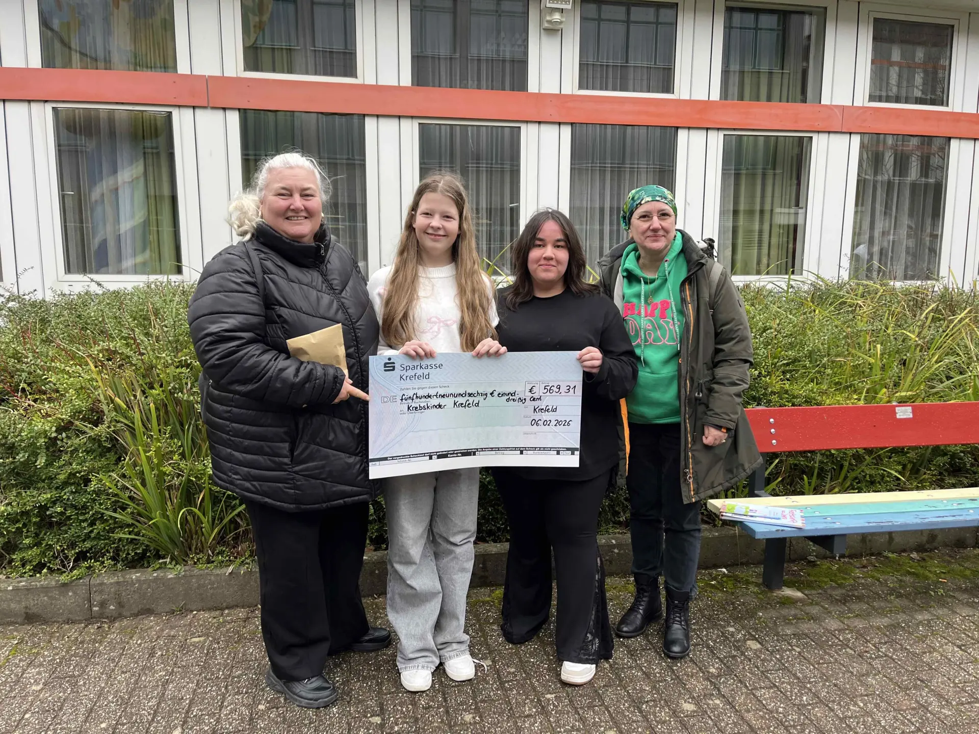 Spendenübergabe der Schüler*innenvertretung